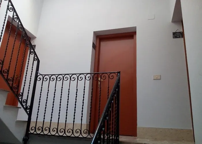 Italy House בית הארחה