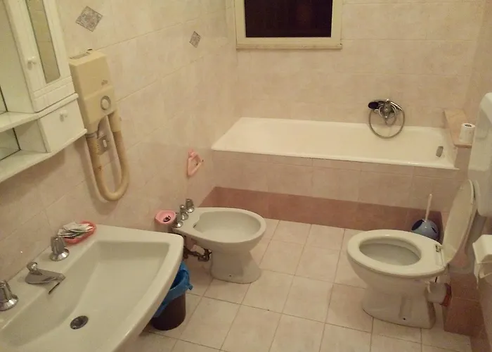 בית הארחה Italy House צ'יניזי